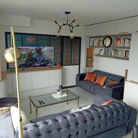 Liege Centre Mediacite Appartement Possible Parking Terrasse Immense 8Eme Pour 2 Personnes Bagian luar foto