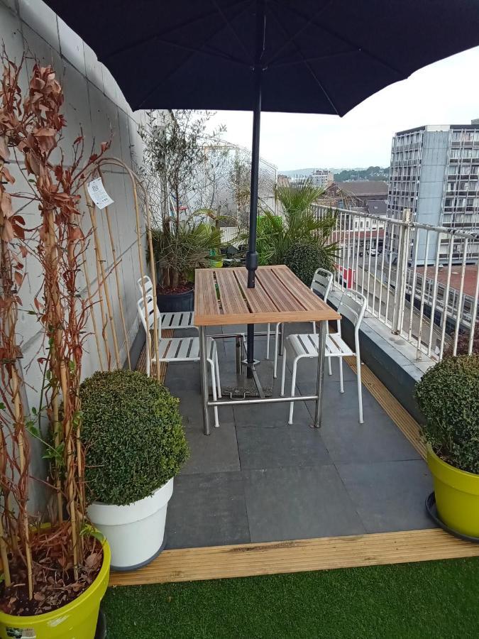 Liege Centre Mediacite Appartement Possible Parking Terrasse Immense 8Eme Pour 2 Personnes Bagian luar foto