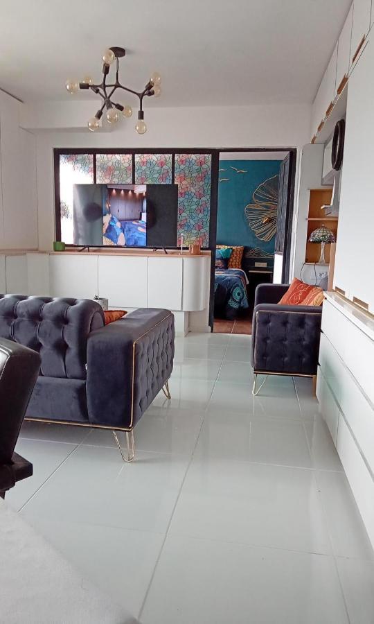 Liege Centre Mediacite Appartement Possible Parking Terrasse Immense 8Eme Pour 2 Personnes Bagian luar foto