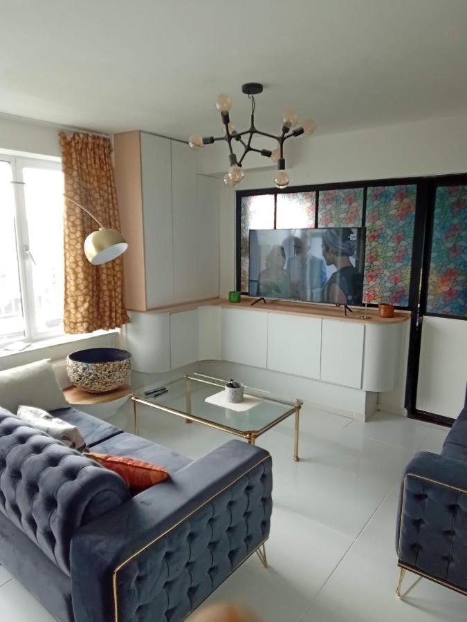 Liege Centre Mediacite Appartement Possible Parking Terrasse Immense 8Eme Pour 2 Personnes Bagian luar foto