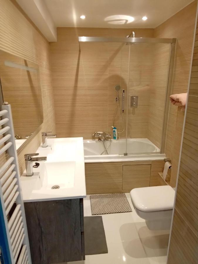 Liege Centre Mediacite Appartement Possible Parking Terrasse Immense 8Eme Pour 2 Personnes Bagian luar foto