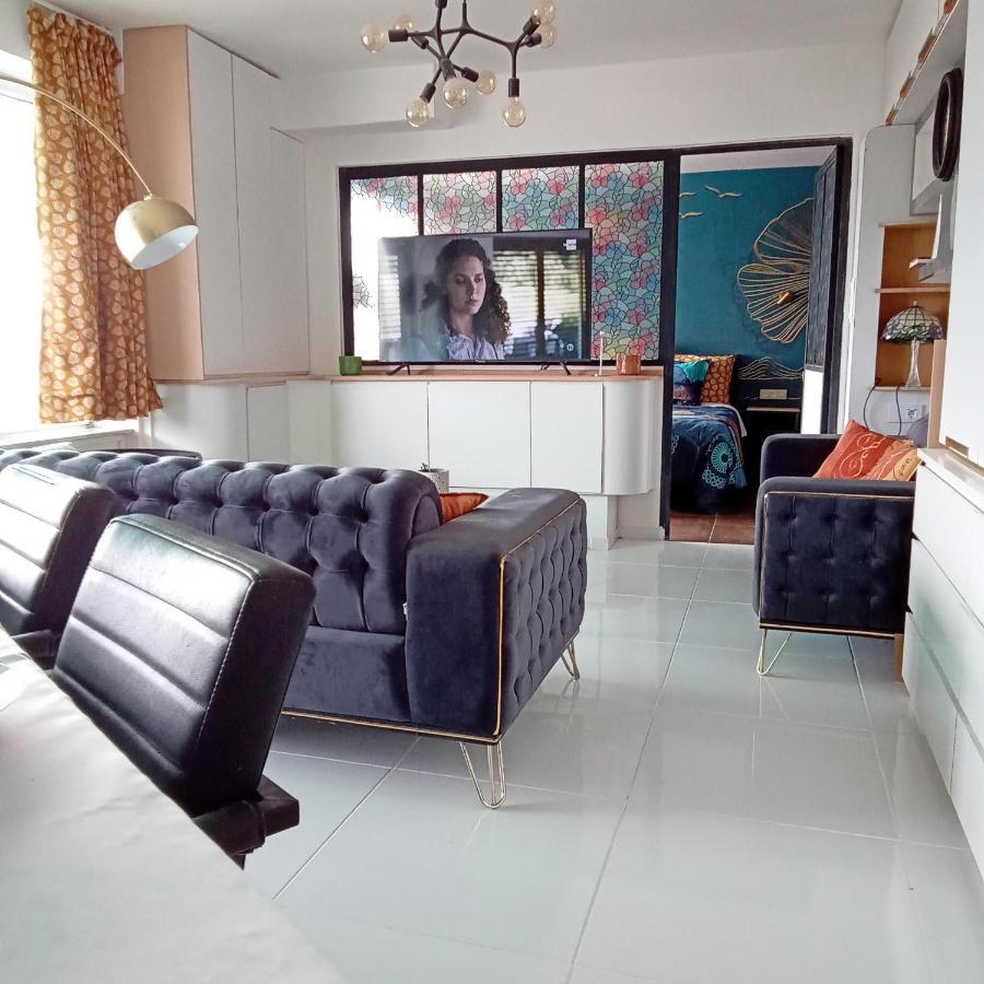Liege Centre Mediacite Appartement Possible Parking Terrasse Immense 8Eme Pour 2 Personnes Bagian luar foto