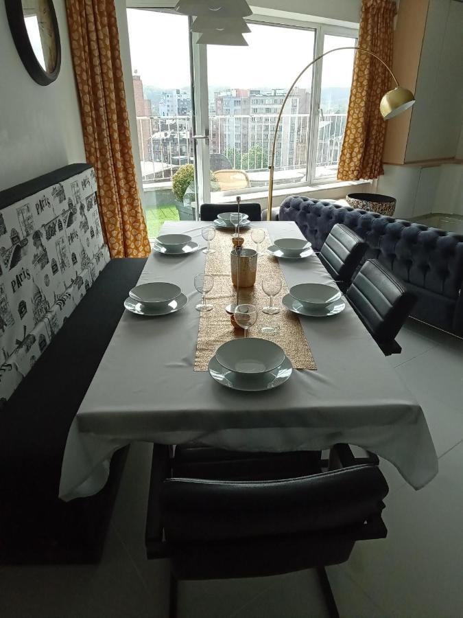 Liege Centre Mediacite Appartement Possible Parking Terrasse Immense 8Eme Pour 2 Personnes Bagian luar foto